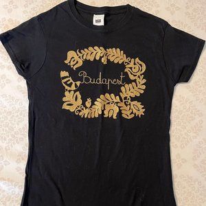 BUDAPEST t-shirt | Women’s small | Black